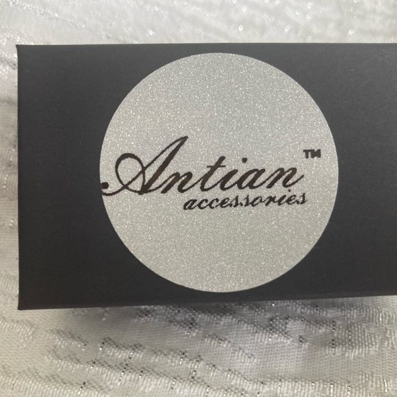 Antian Accessories™ Evil Eye Bracelet 3 Charms & Lucky Horseshoe - Picture 4 of 4